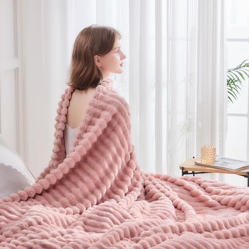 NEWCOSPLAY Super Soft Throw Blanket Pink 3D Ribbed Jacquard Flannel Fleece 50x60