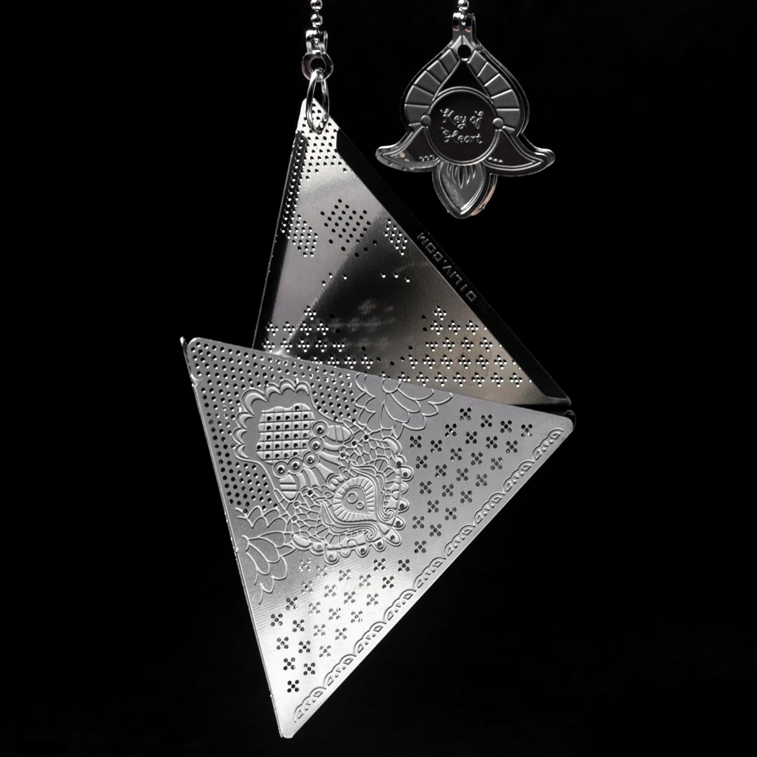 Loose Leaf Tea Infuser Pyramid Shape - Gold
