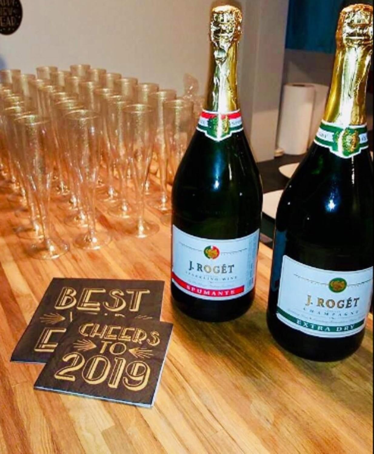 30 Disposable Champagne Flutes - Gold Glitter Plastic for Parties