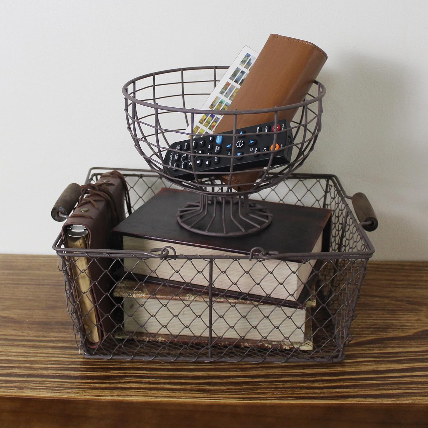 Rusty Metal Wire Round Egg Basket with Pedestal