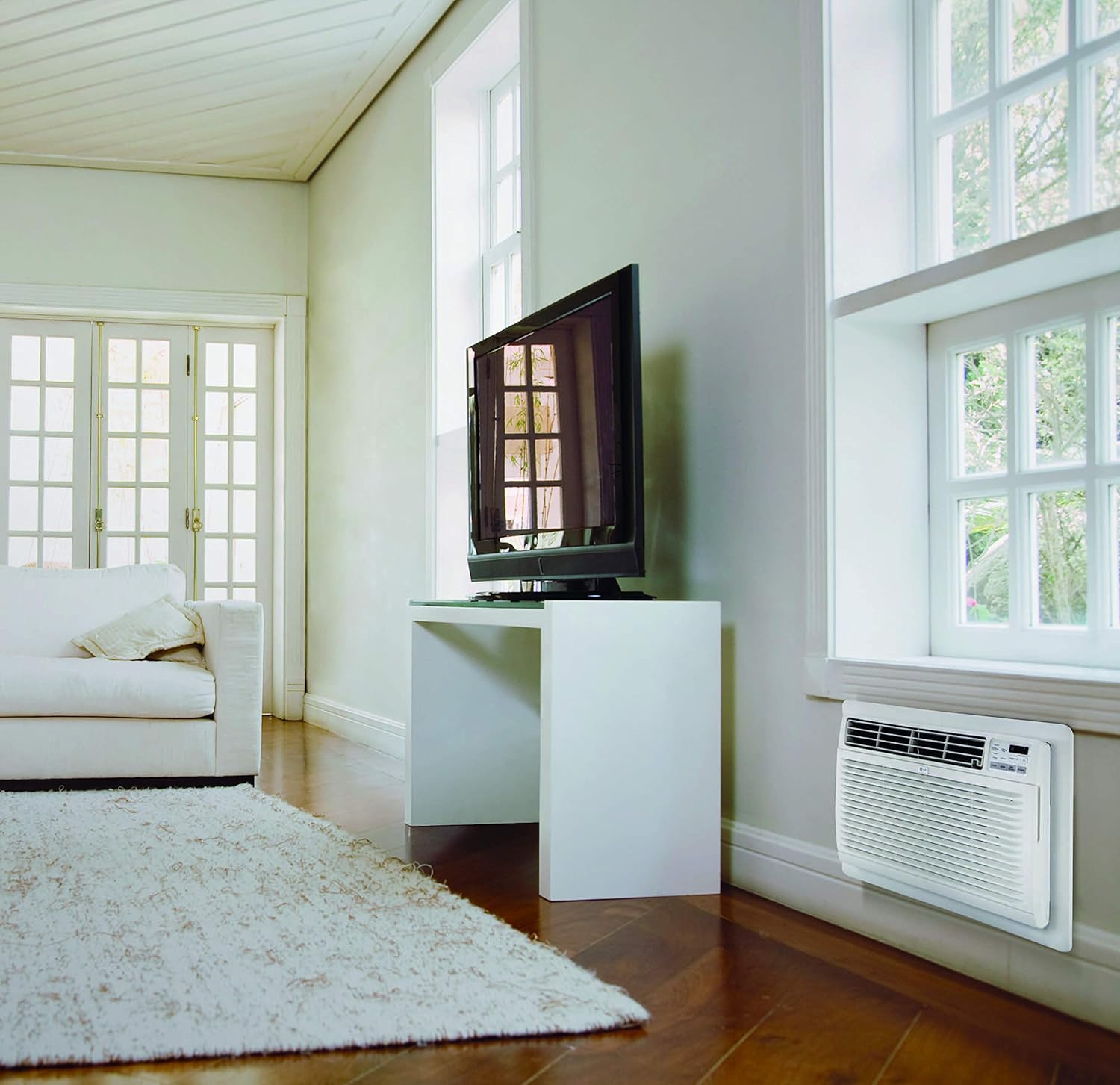 LG 14000 BTU Wall Air Conditioner 230208V White