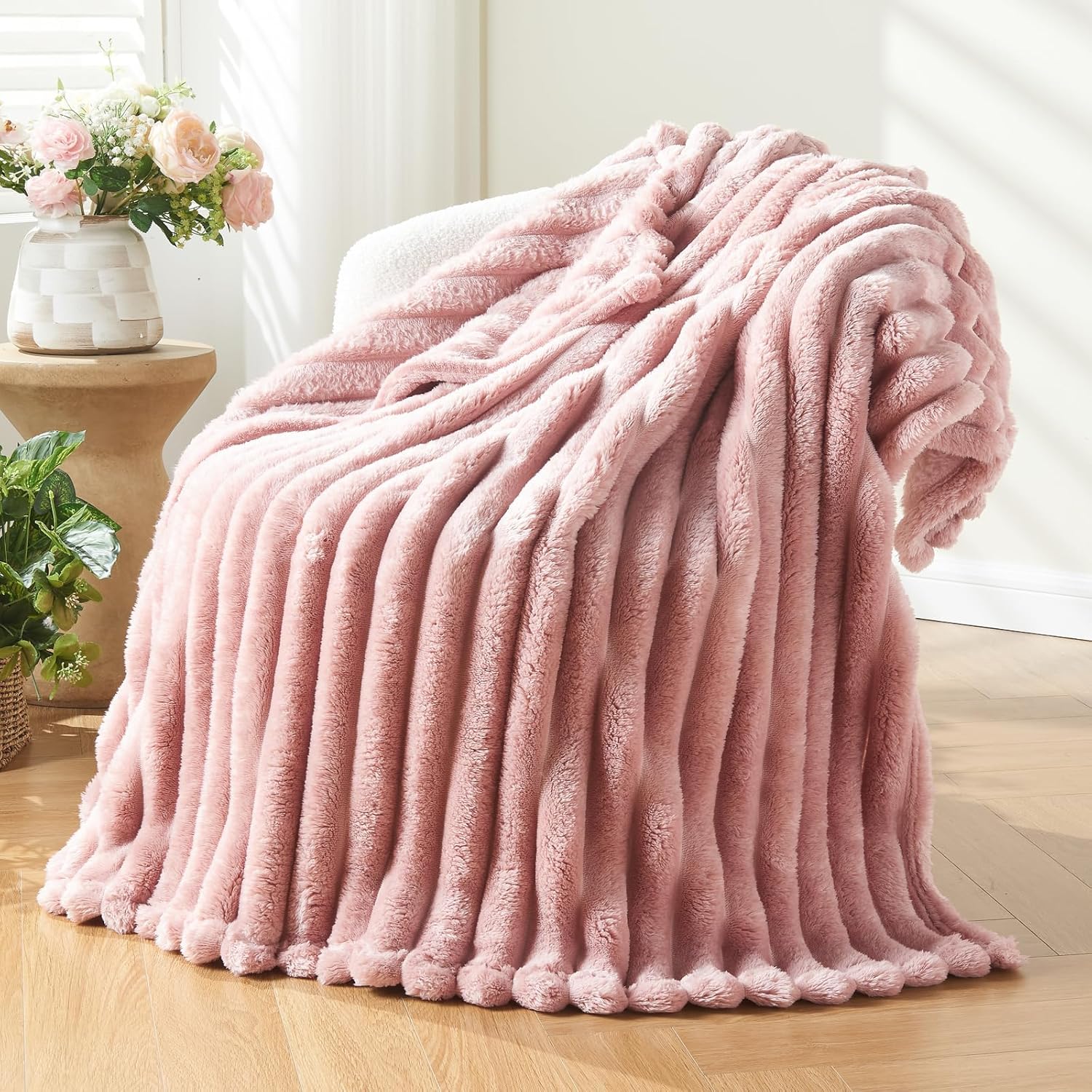 NEWCOSPLAY Super Soft Throw Blanket Pink 3D Ribbed Jacquard Flannel Fleece 50x60