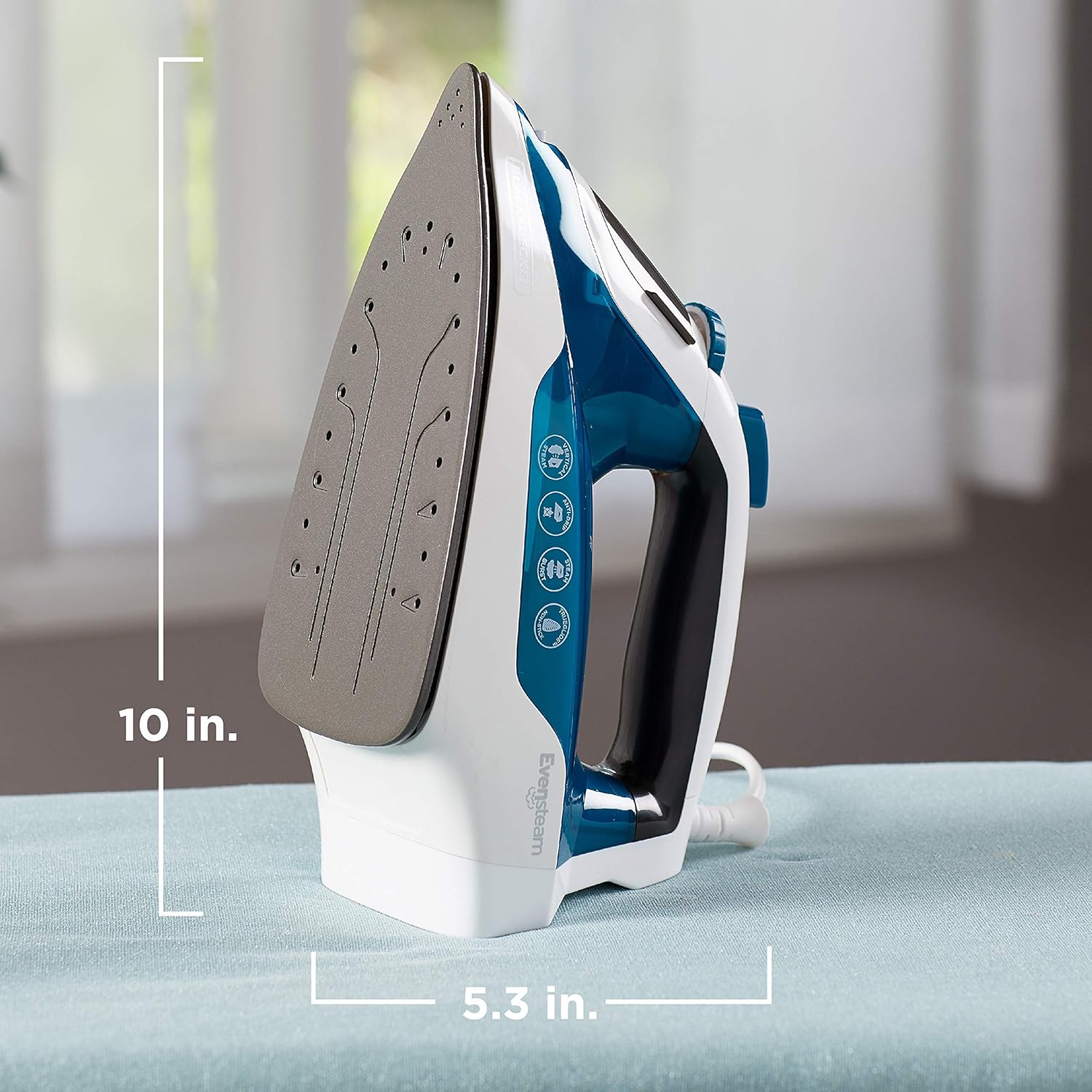 BLACKDECKER Compact Iron with Steam IR06V